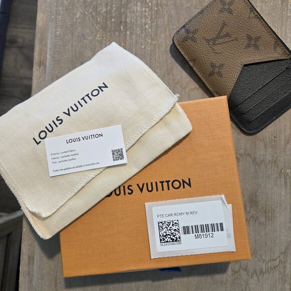 Louis Vuitton Card Holder - Picture 4 of 4